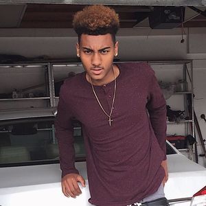 Meet your Posher, Aaron